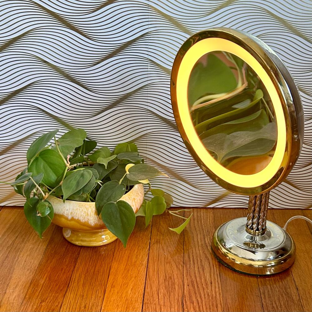 Vintage Cane & Reed Round Lighted Adjustable Make-Up Mirror with Twisted Stem